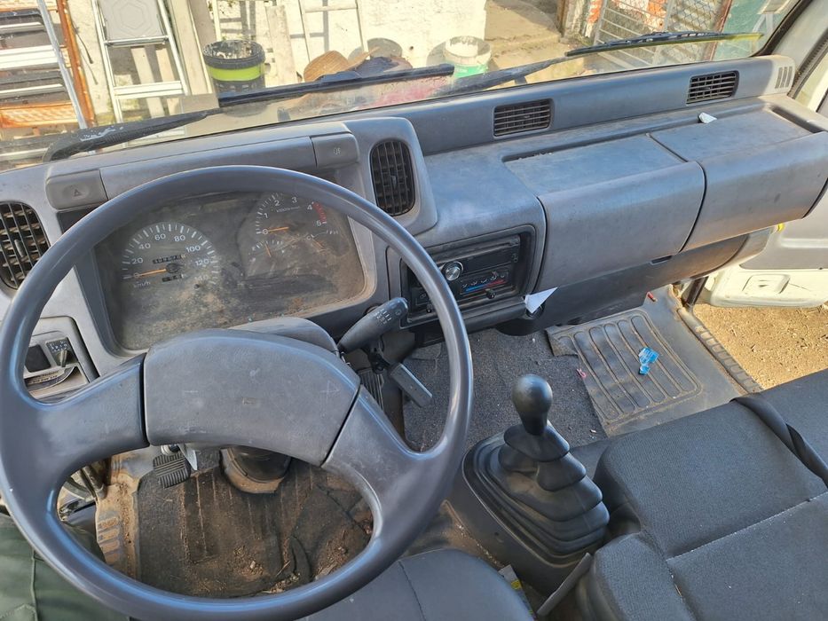 Carrinha caixa aberta 6 lugares