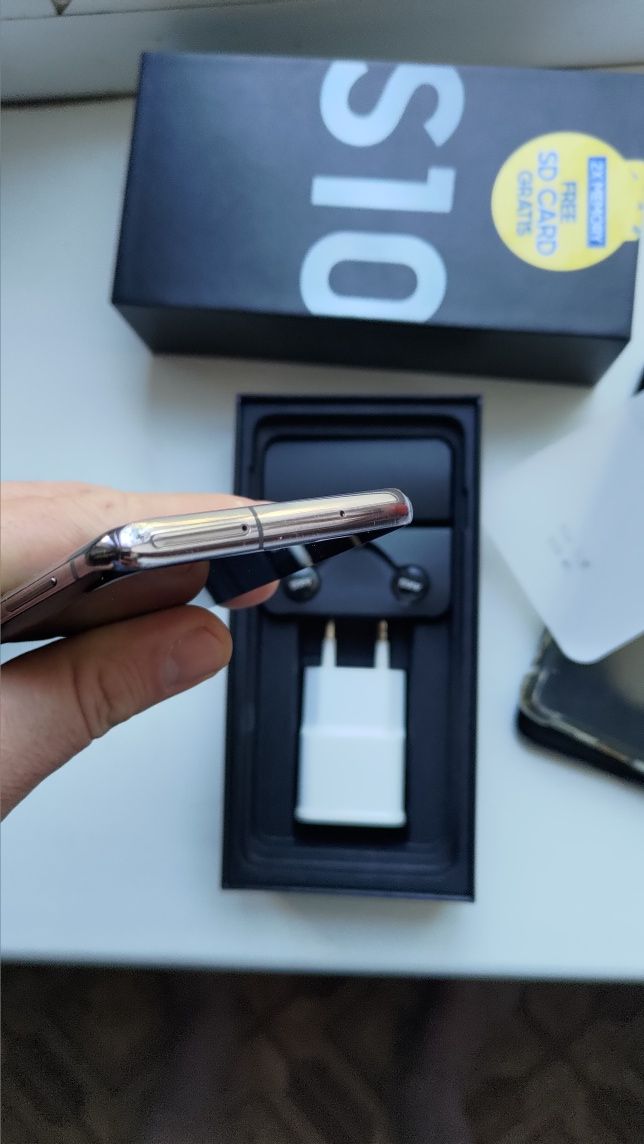 Samsung S 10 офіціал  2сім гарний