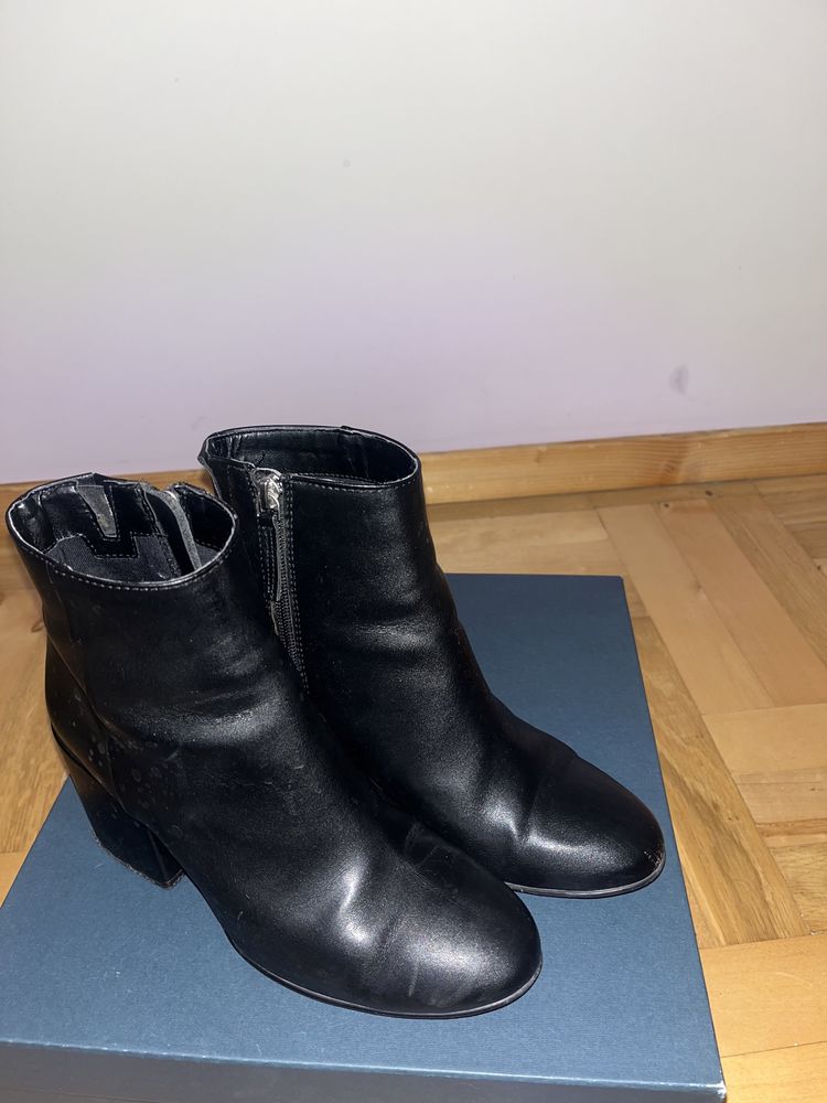 Czarne eleganckie buty botki na klocku rozmiar 38