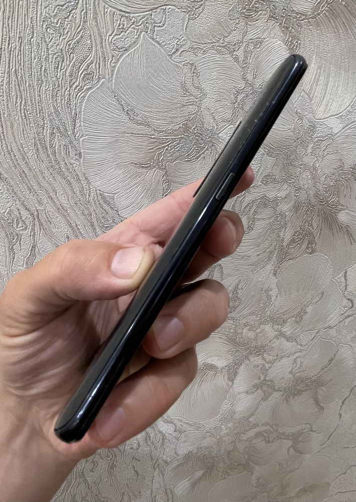 Мобильный телефон VIVO V17 Pro 8/128gb б/у