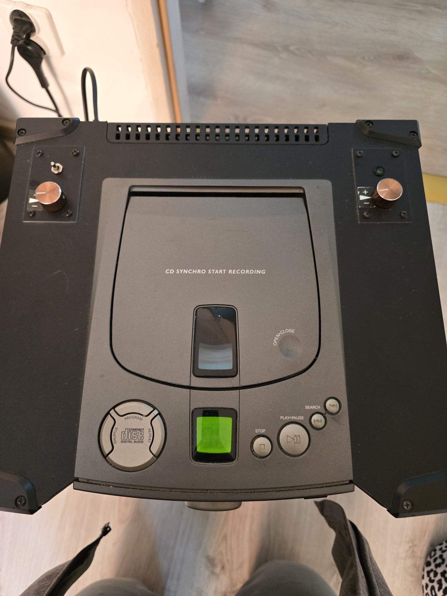 Głośnik wieża PHILIPS Soundmachine CD 660/00
