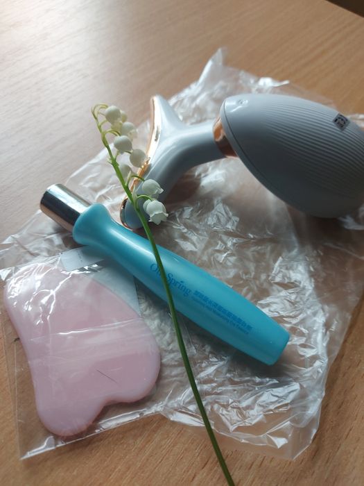 Набір для догляду за обличчям. Масажер, роллер для шкіри навколо очей