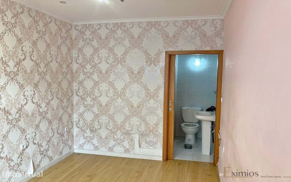 Loja para arrendar, próxima do mar, em Vila do Conde