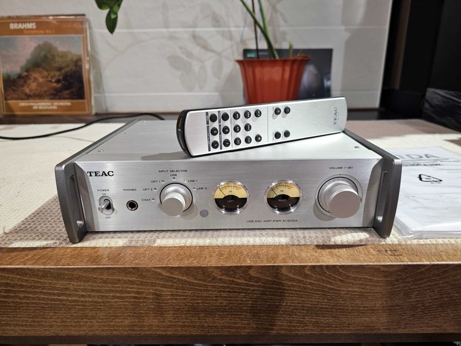 Підсилювач TEAC AI-501DA USB ЦАП Burr-Brown PCM5102