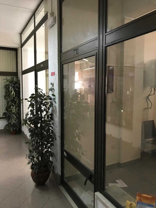 Aluga-se loja dentro do Centro commercial abade faria mem martins