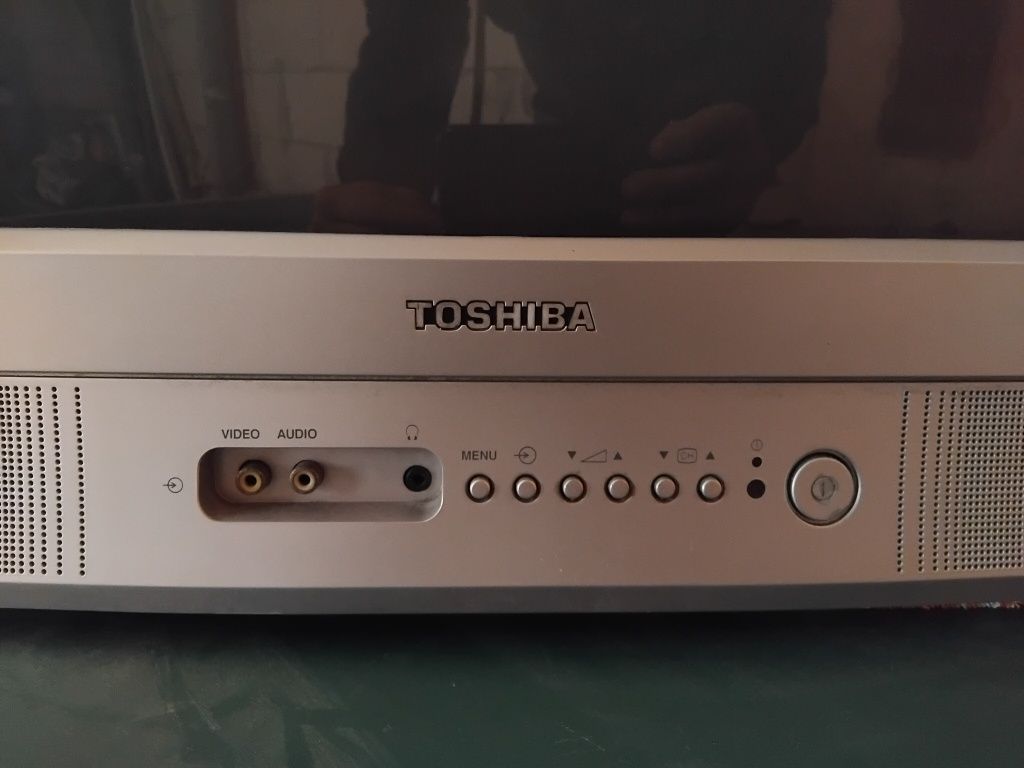 Телевізор TOSHIBA 21CJ1RU