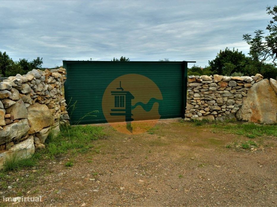 Terreno Rústico de 14020m2 vedado e com Furo