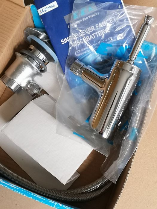 Змішувачі E. C. A. Серія Jodi.