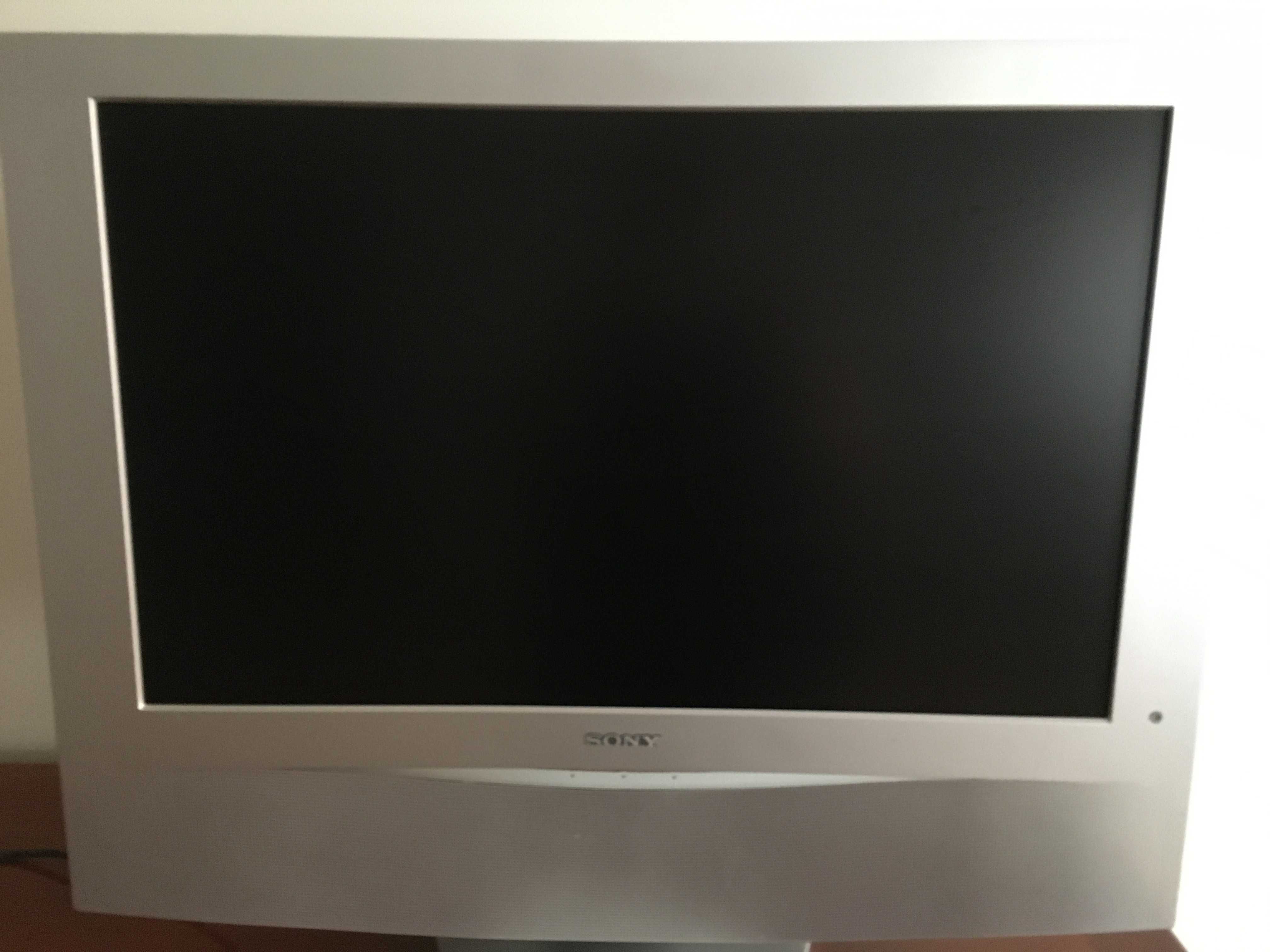 TV Sony KLV23HR2 & comando