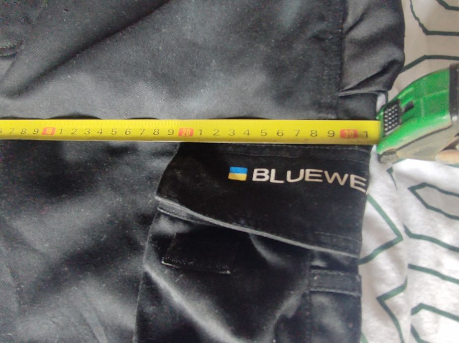 Profesjonalne spodnie robocze z wkładkami na kolana firmy BLUEWEAR