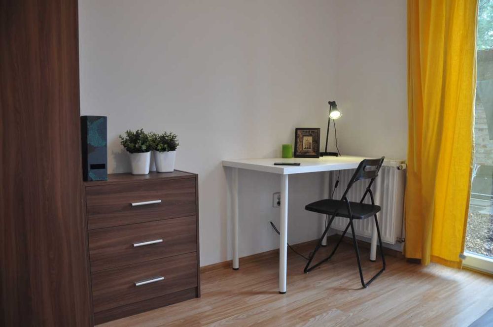 Pokój jednoosobowy z wyjściem do ogródka – ul. Rzepakowa 2A, Wrocław