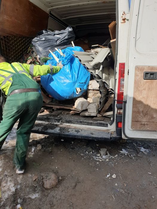 Opróżnianie mieszkań piwnic Strychów sprzatanie kompletna utylizacja