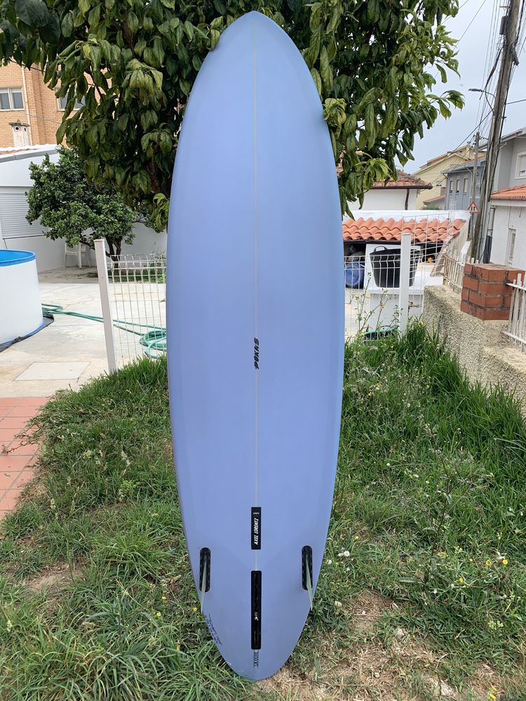 Prancha de surf pukas le cóte alex lorentz 7.0 mid lengh quilhas ci