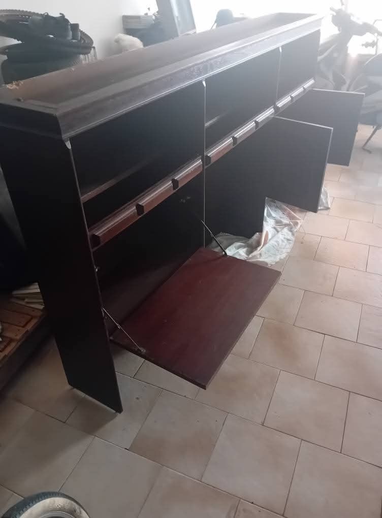 Seção de móvel de sala para restauro