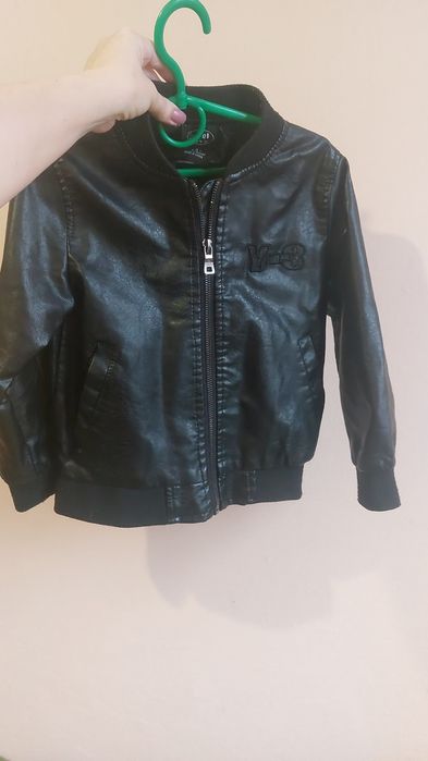 Кожанка  на мальчика 3-5лет