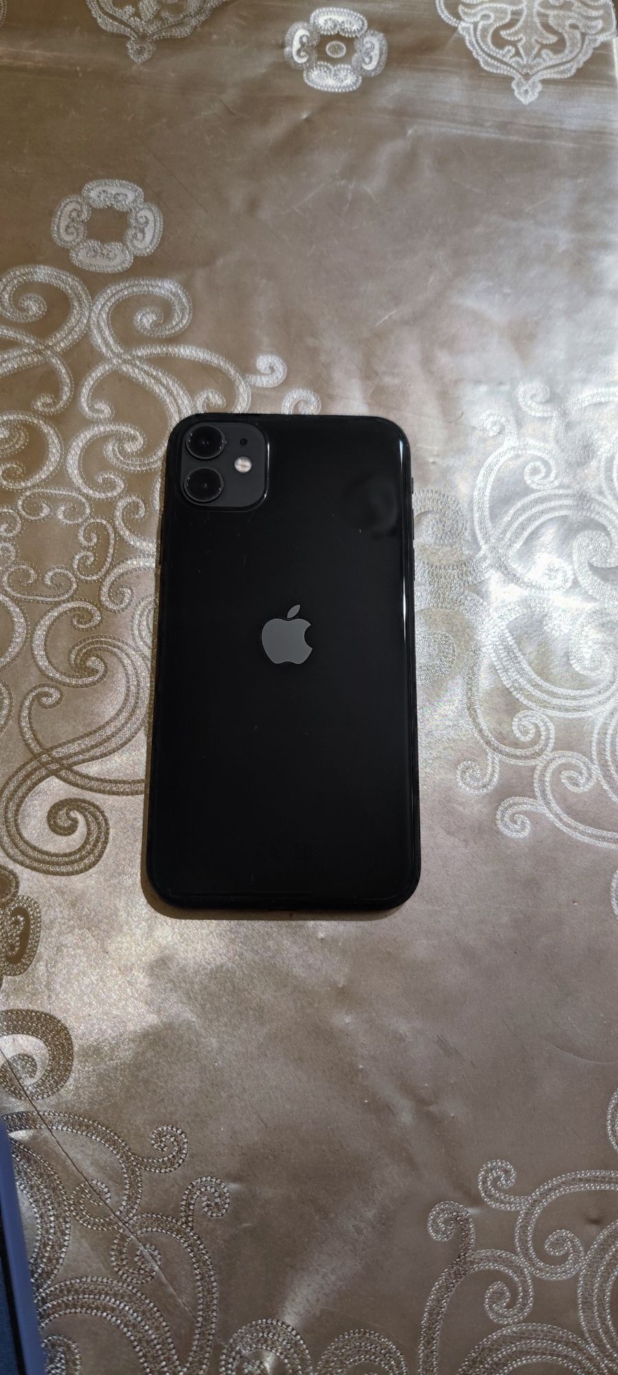 Apple iPhone 11 64gb Black Neverlock Полный Комплект+6чехлов+стекло