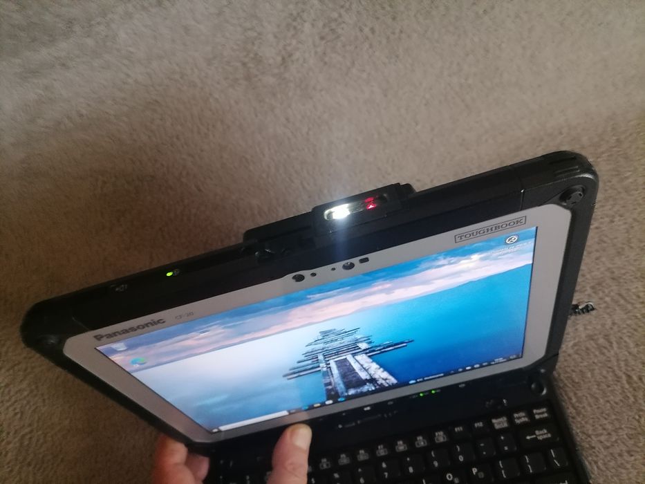 Panasonic CF 20 MK2 i5 7 gen 8GB 256GB SSD win10 Rysik WIFI BT SIM