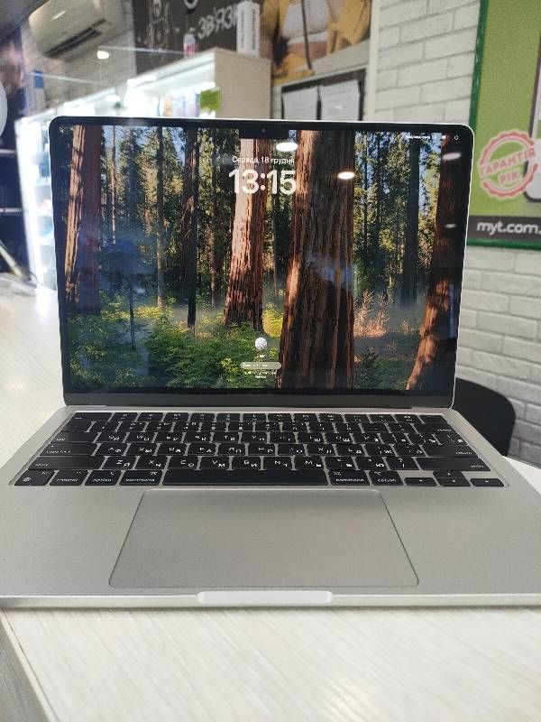 Ноутбук Apple MacBook Air A2681