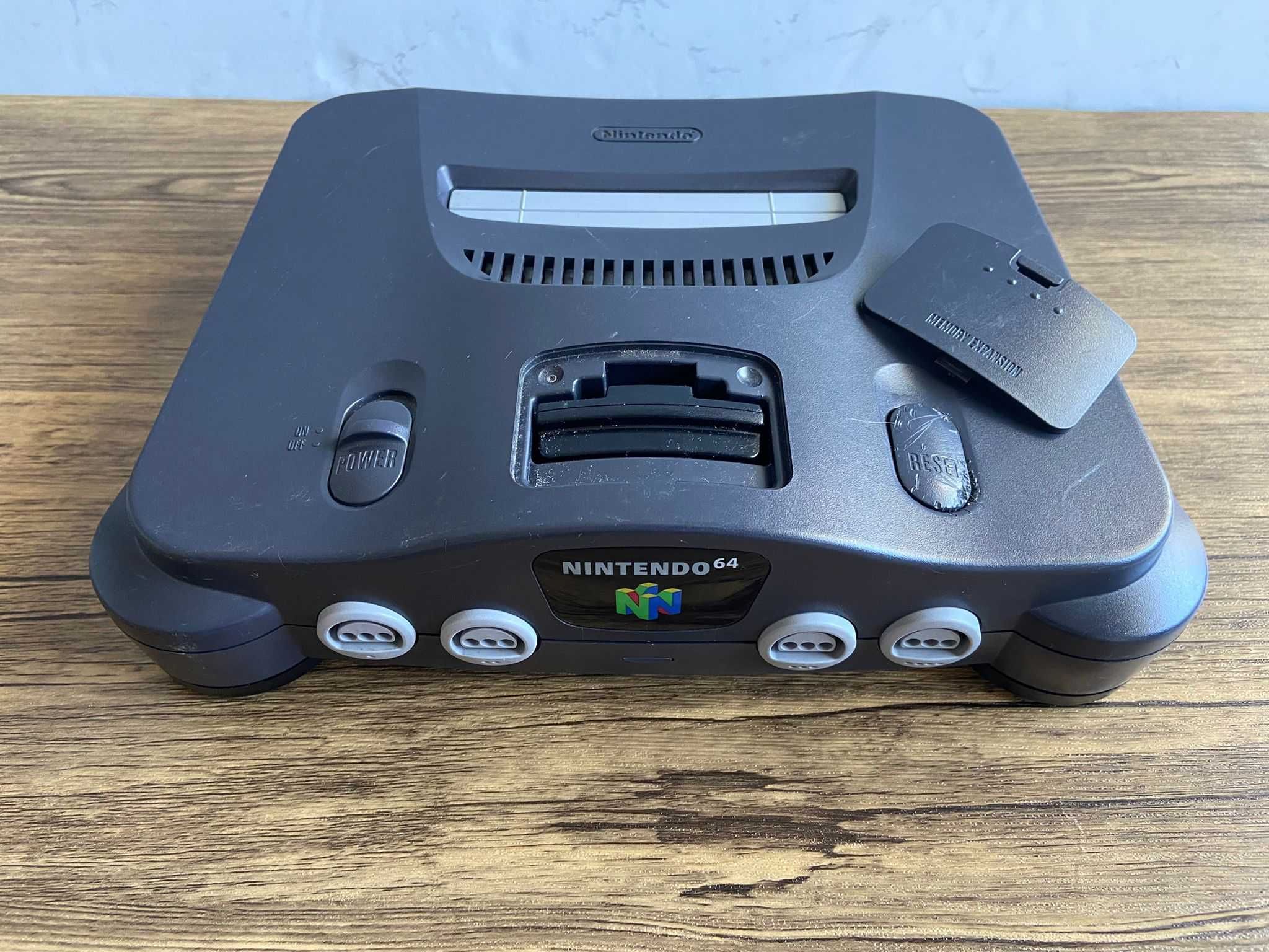 Consola JPN Nintendo 64 + 17 jogos + 3 comandos