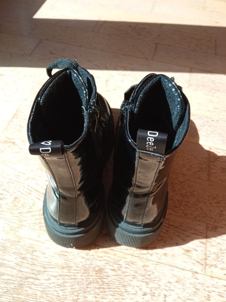 Czarne lakierowane dziewczęce glany Dee Zee/ buty na jesień, rozm. 36