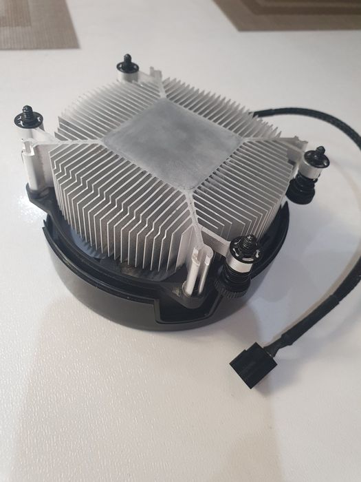 Продам Кулер процесора AMD AM4