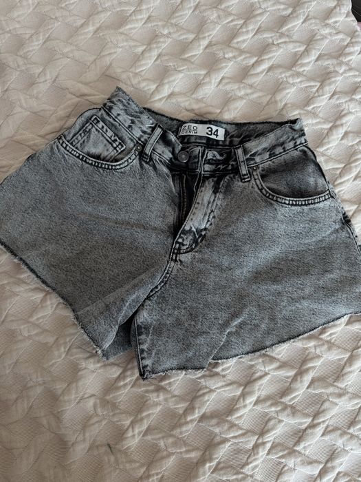 Жіночі джинсові міні шорти, світло-сірі, XS