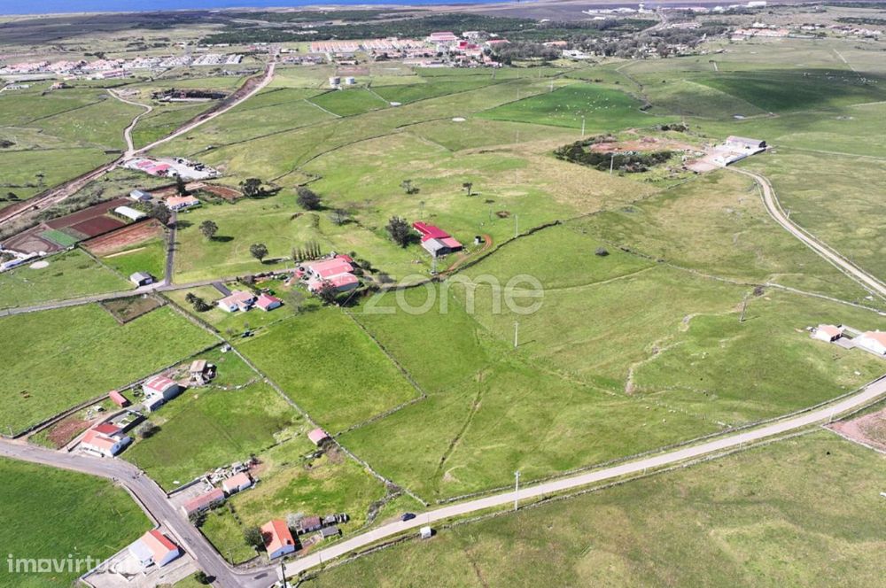 Terreno com 12.000 m² – Zona Premium de Flor da Rosa, Vila do Porto