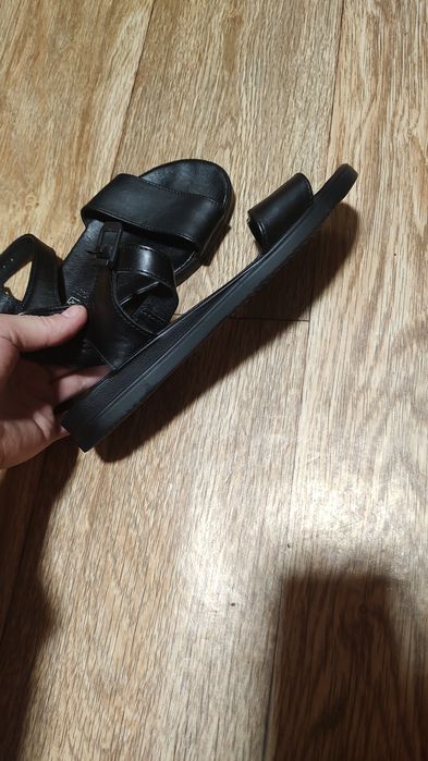 Шкіряні босоніжки