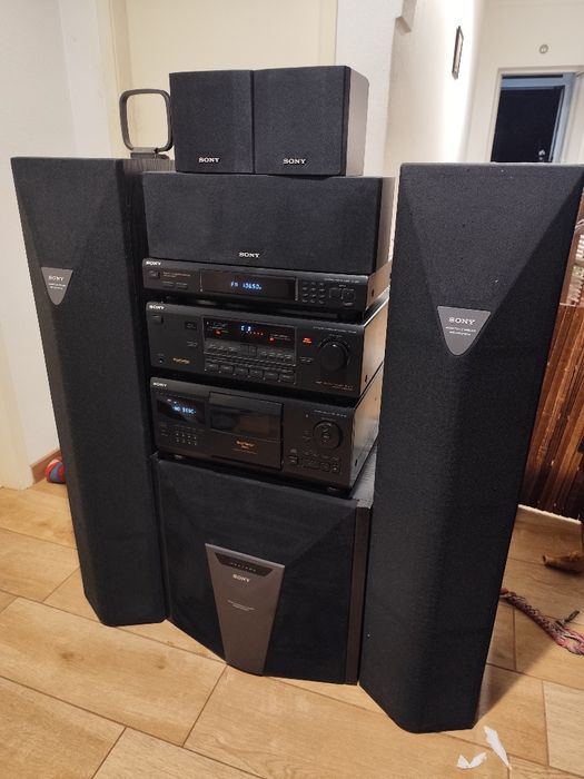 Aparelhagem Sony Composto por:
5 Colunas (SS-CN10/SS-U10)
1 Subwoofer