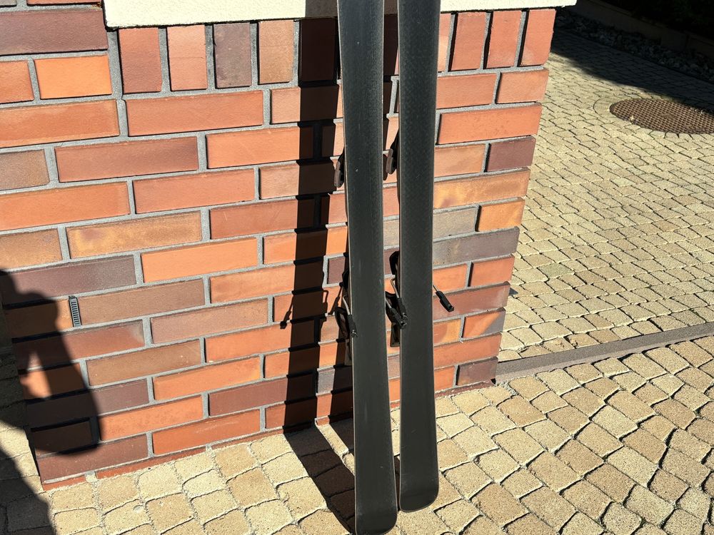 Narty Atomic T30 Series 148 cm promień 14 m z wiązaniami Atomic