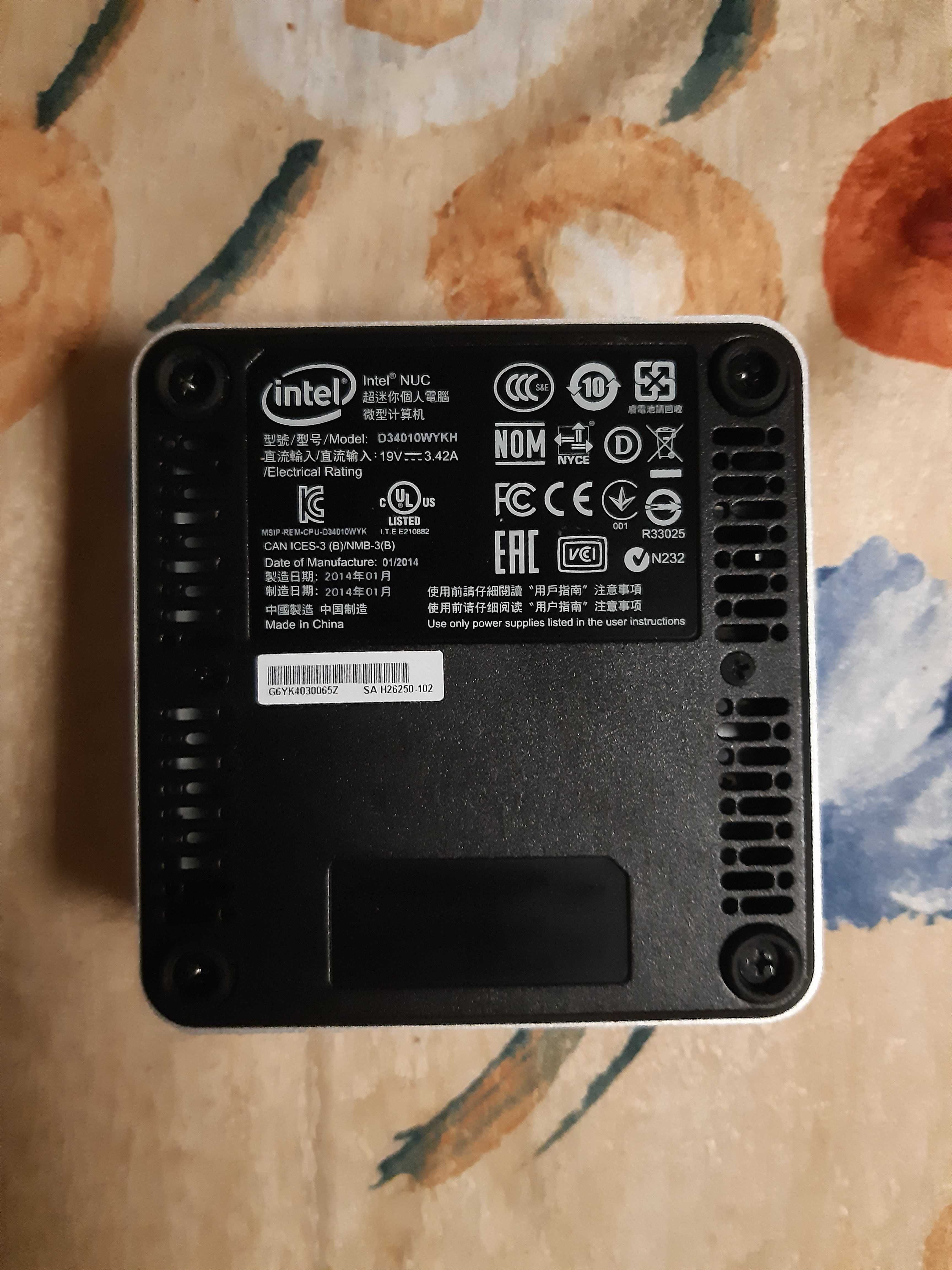 Mini Komputer NUC  D34010WYKH