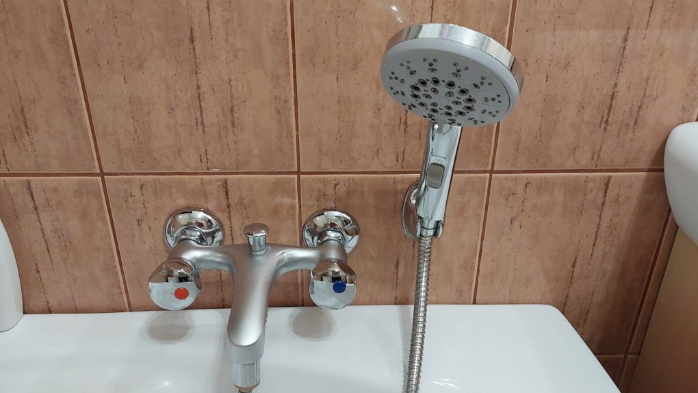 Bateria umywalkowa i wannowa