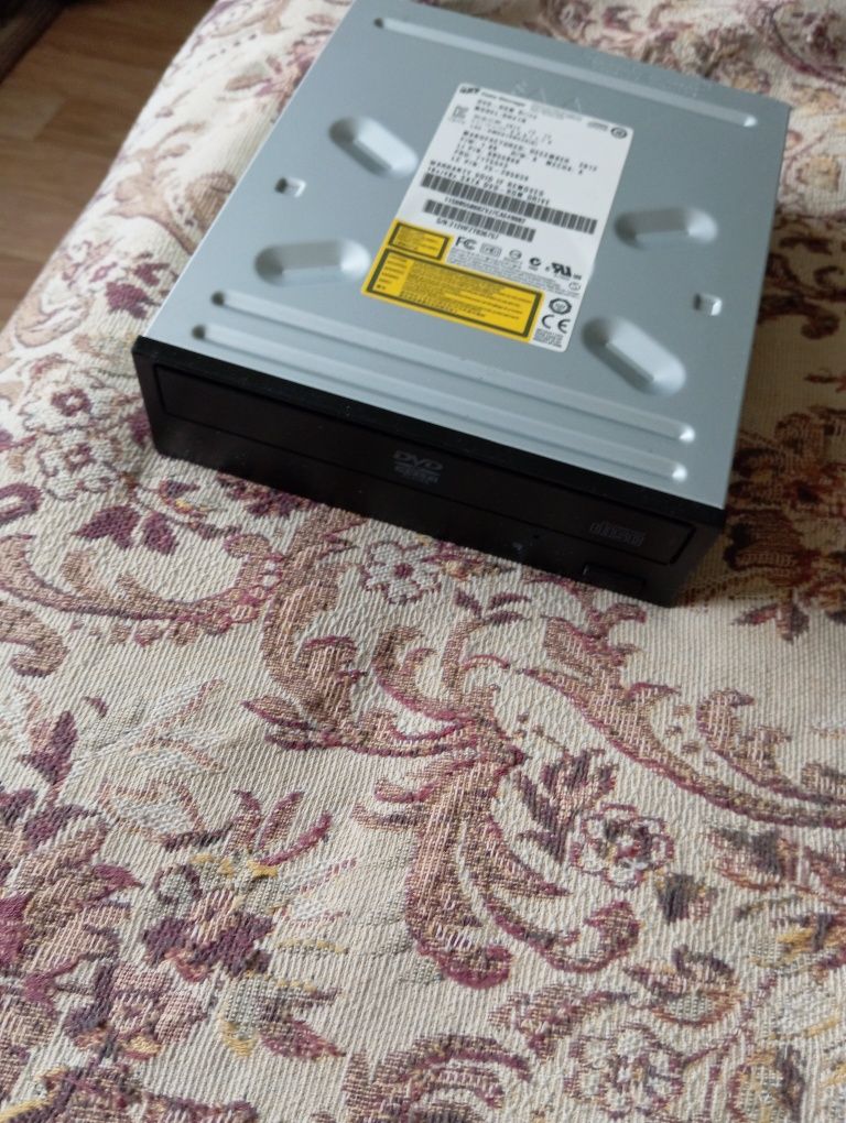 Продам жёсткий диск и DVD дисковод б/у