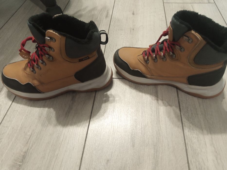 Продам ботінки фірмові не дорого