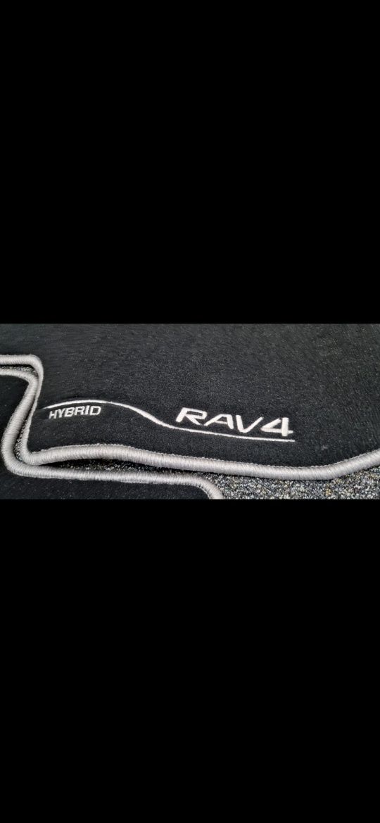 Komplet dywaników Toyota Rav 4