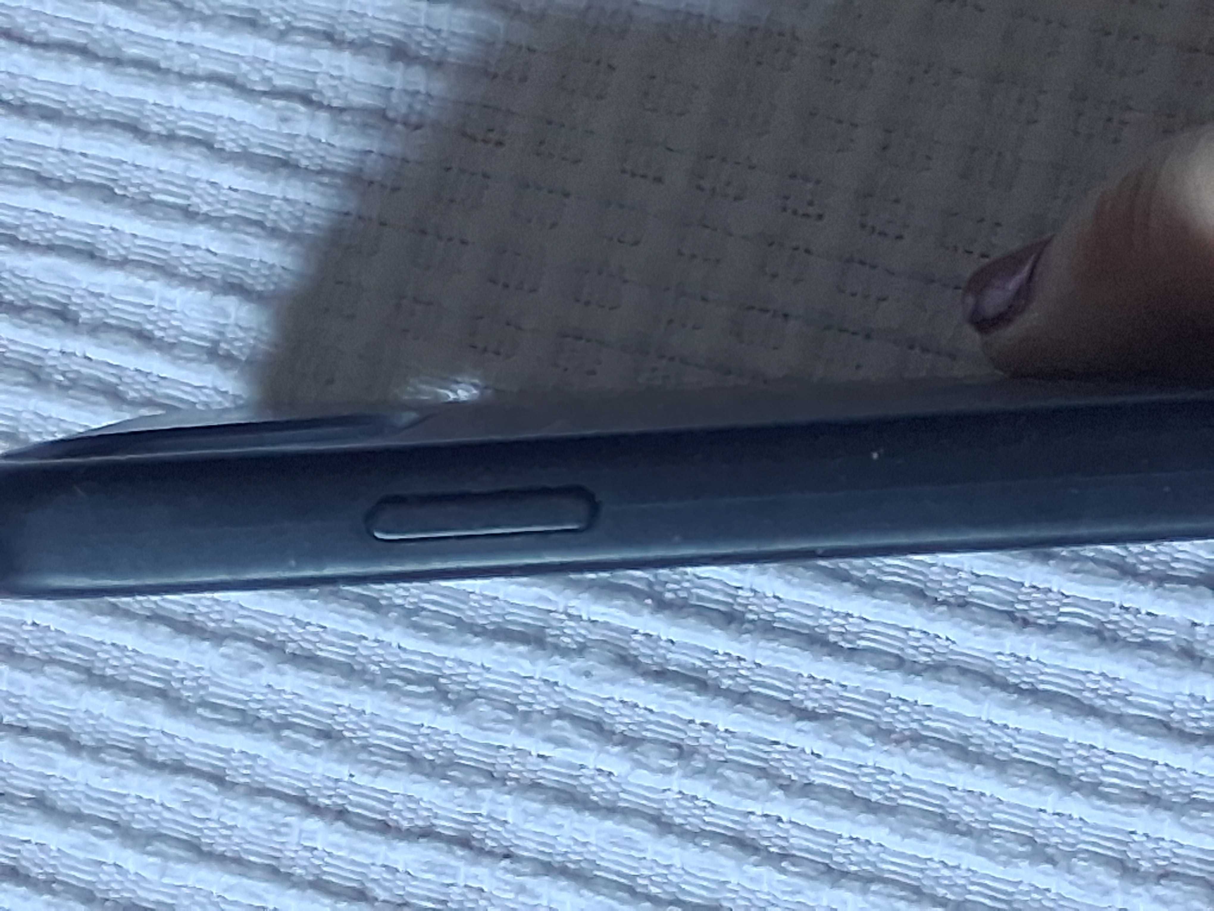 Capa iphone preta, rígida, marca iS (Portes incluídos)
