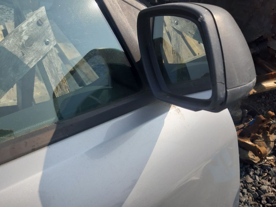 Ford Focus mk2 05r. 5d hb O3 kompletne drzwi lewy przód, prawy przód