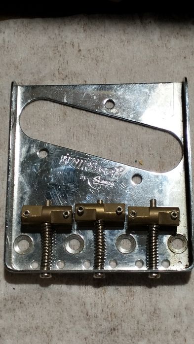 Assessórios variados de guitarra elétrica  e outros