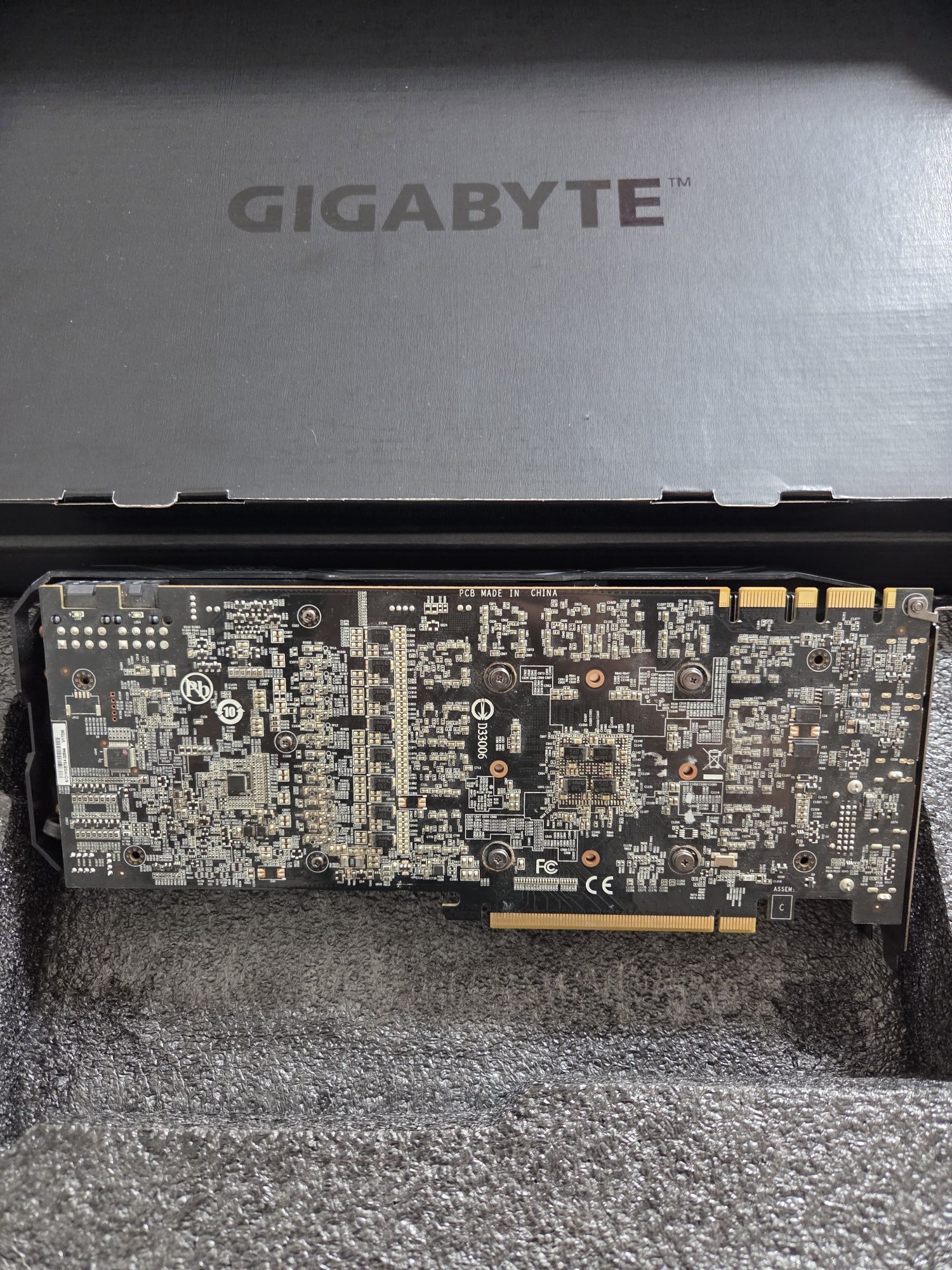 Karta graficzna gtx 1080ti gigabyte 11gb