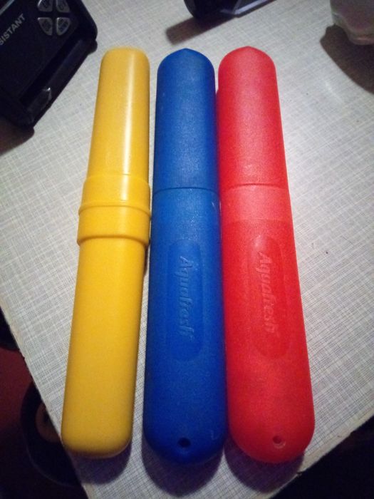 Футляры для зубной щетки.