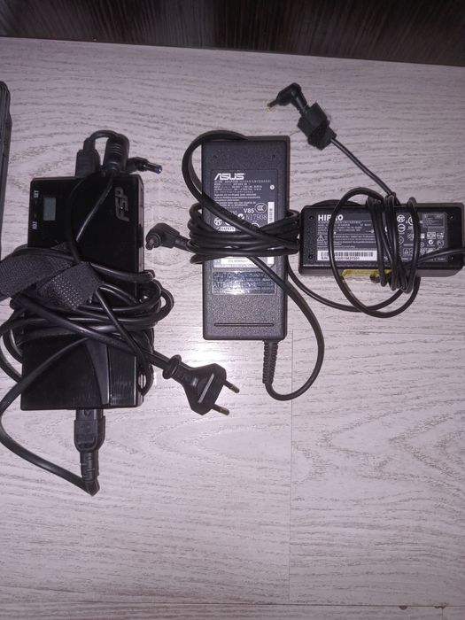 Зарядное устройство для ноутбука.