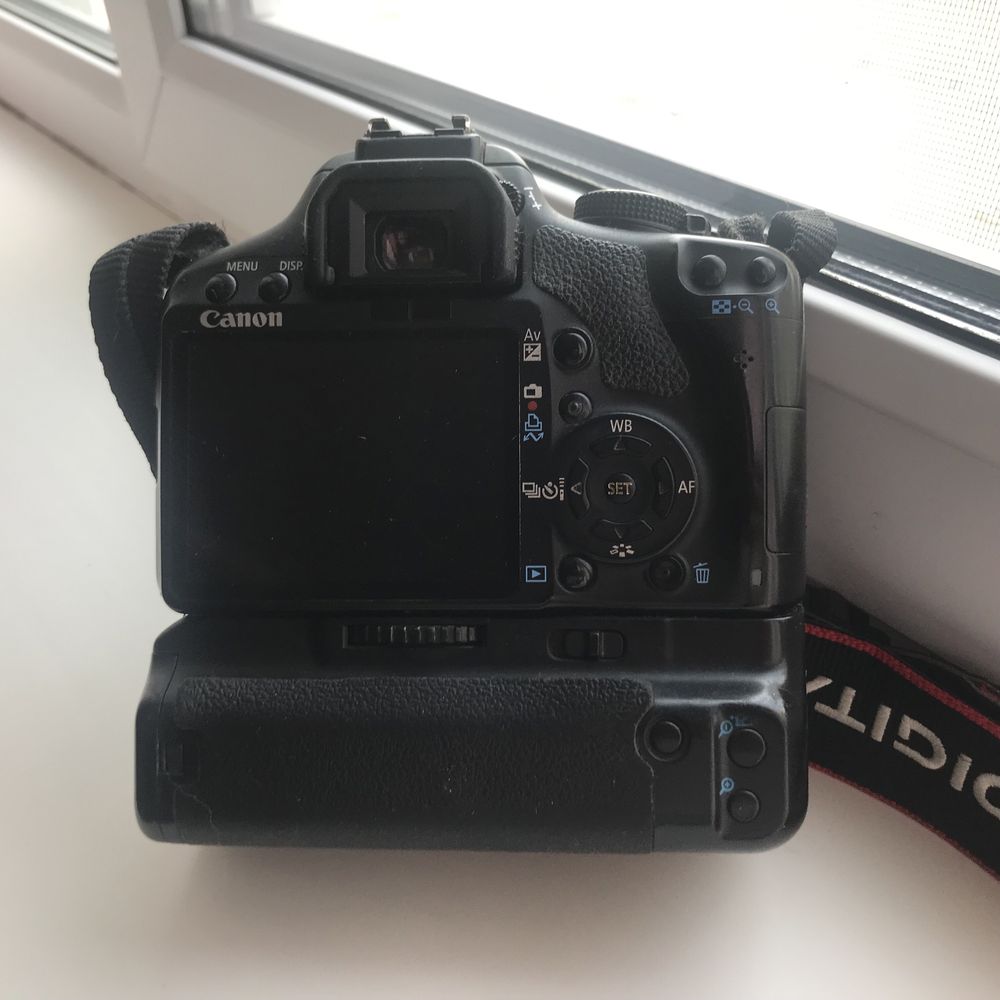 Цифровий дзеркальний фотопарат Canon EOS 500D 18-55 IS KIT Black