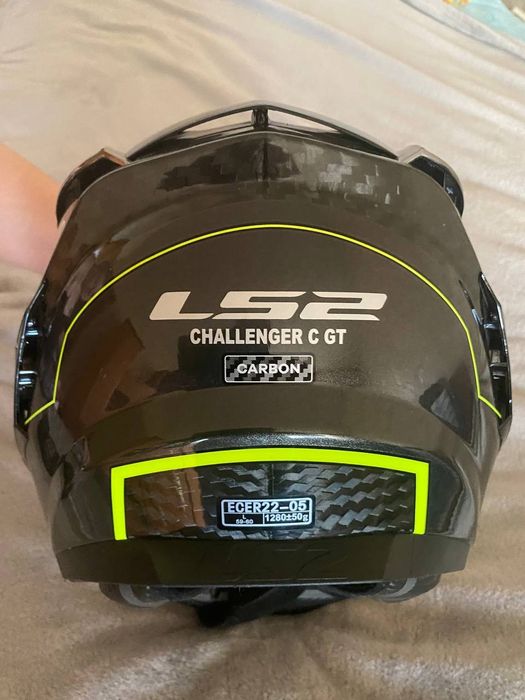 Продам мотошолом новий  з комплектом нових візіров до нього