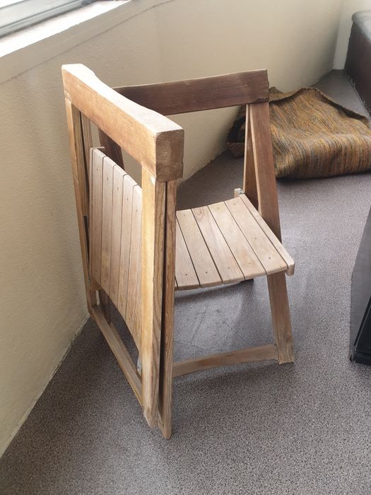 Cadeiras em madeira exterior interior