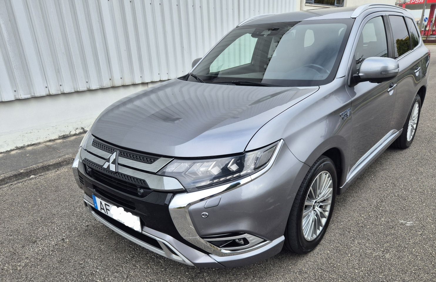 Mitsubishi Outlander 2.4 PHEV 4x4 plug-in