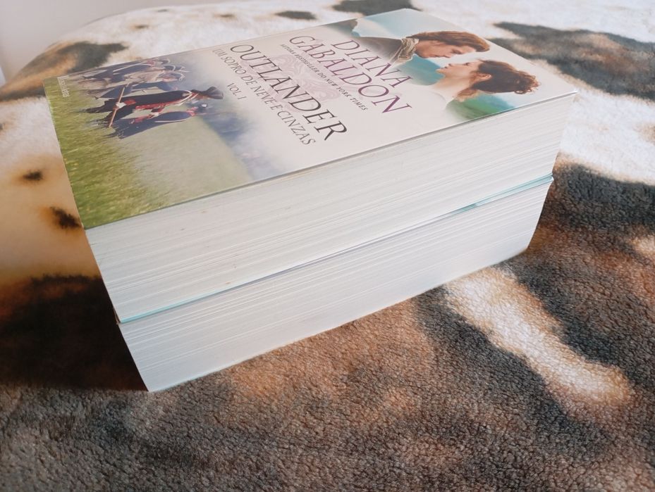 Outlander N.º 6 - Vol. I e II de Diana Gabaldon
Um Sopro de Neve e Cin