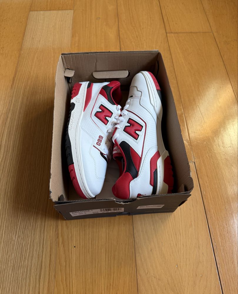 New Balance 550 - Brancas e Vermelhas