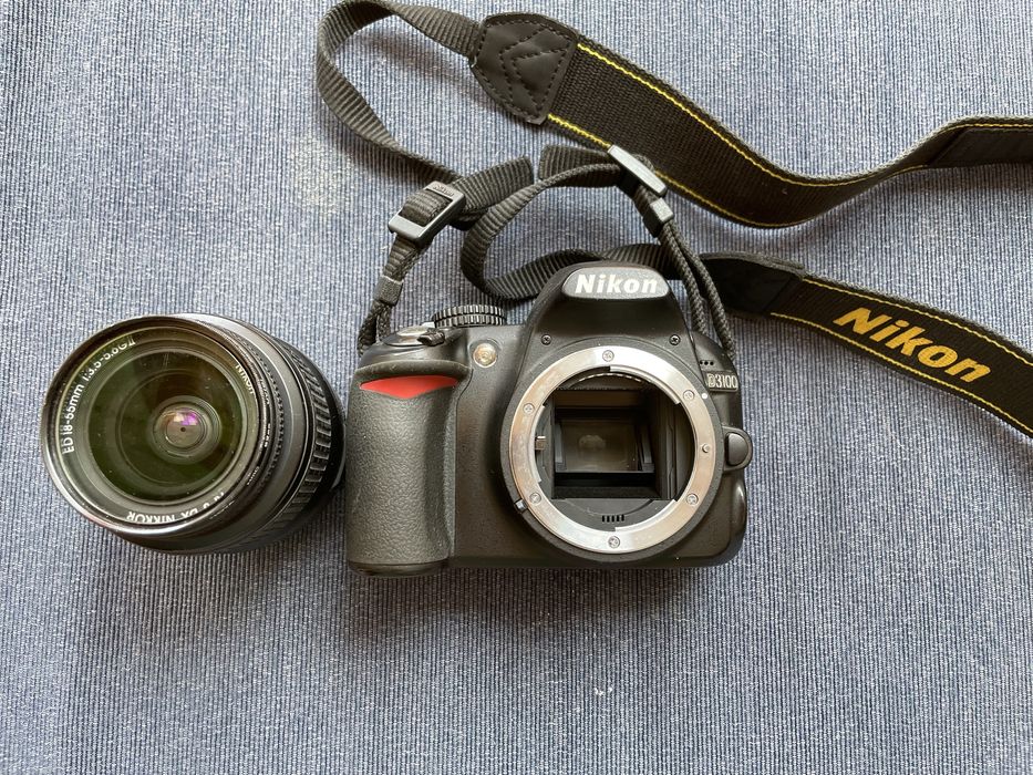 Nikon D3100 usada