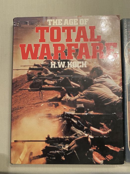 Livro [ the age of total warfare H.W. KOCH]