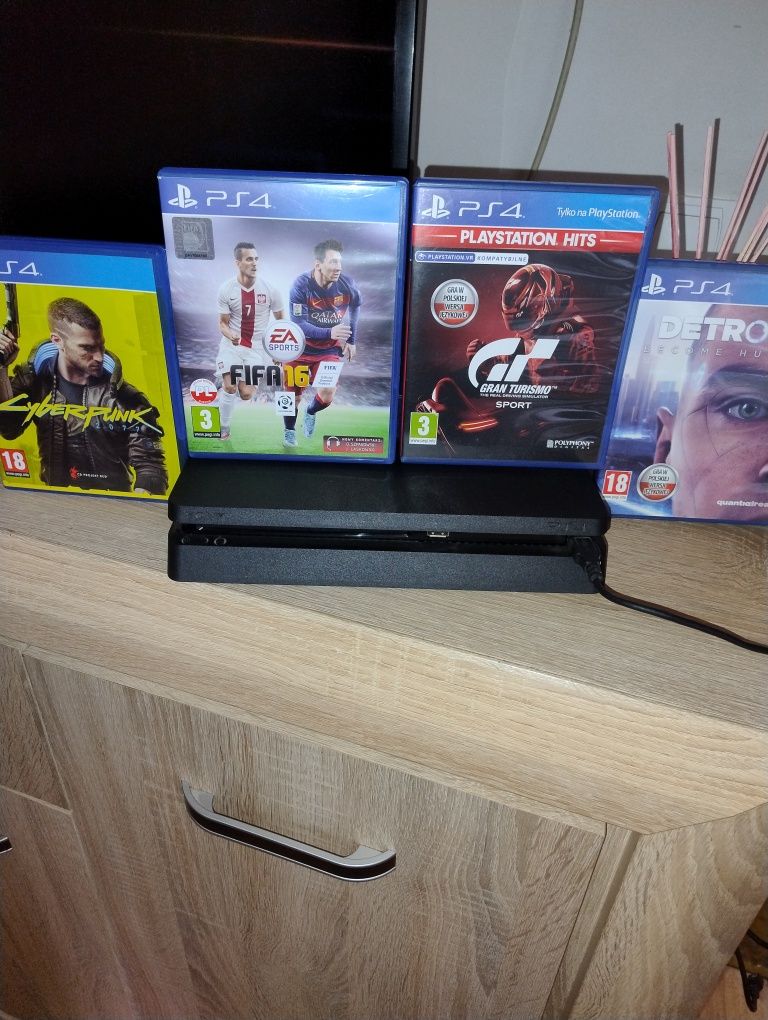 Ps 4  pamięć 1 terabajt
